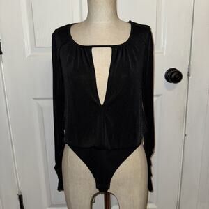 Free People‎ Women’s Black Blouse Bodysuit Deep V Neck Size XS Long Sleeve